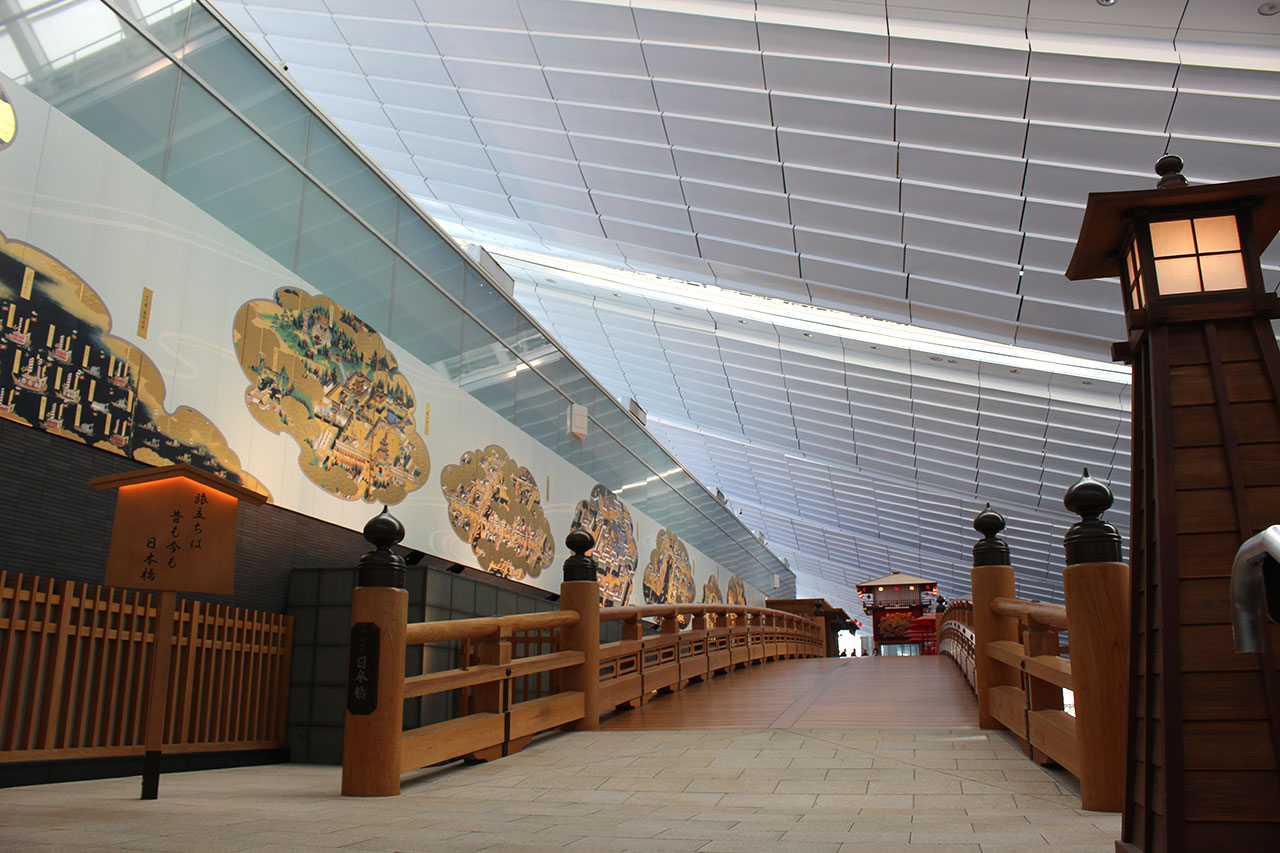 国際ターミナルは江戸の街並みを再現